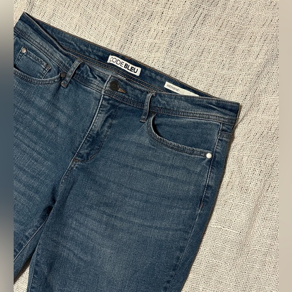 Women’s Code Bleu Jeans - Picture 2 of 5